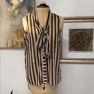 Striped top for your edgy Judy 🤓